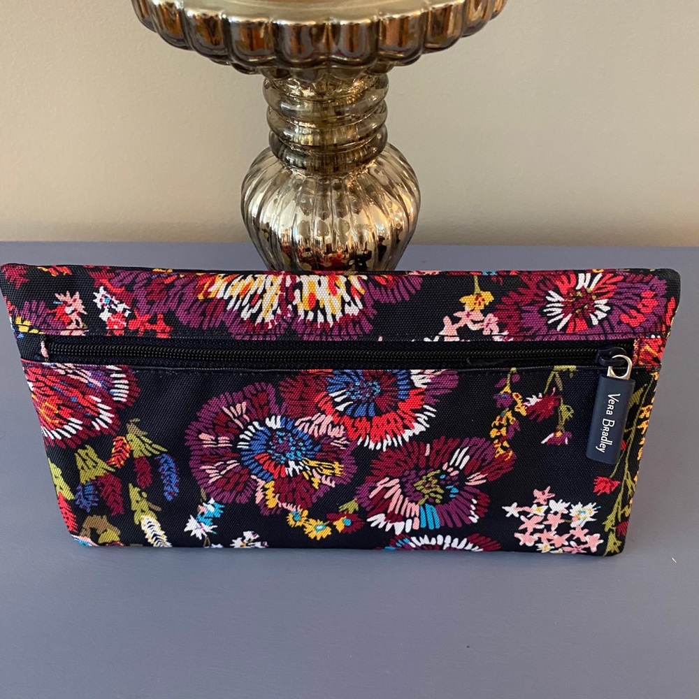 🌸New Vera Bradley Pouch with tag🌸